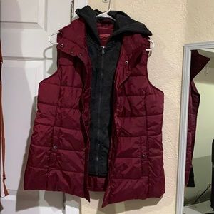 Large Arizona Jeans Red/Burgundy Puffer Vest